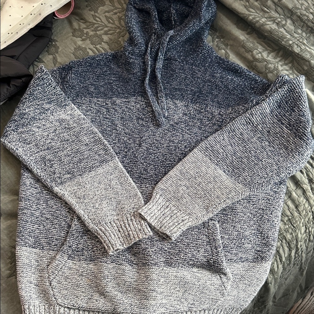 American Eagle Outfitters Navy and Gray Knit Sweater